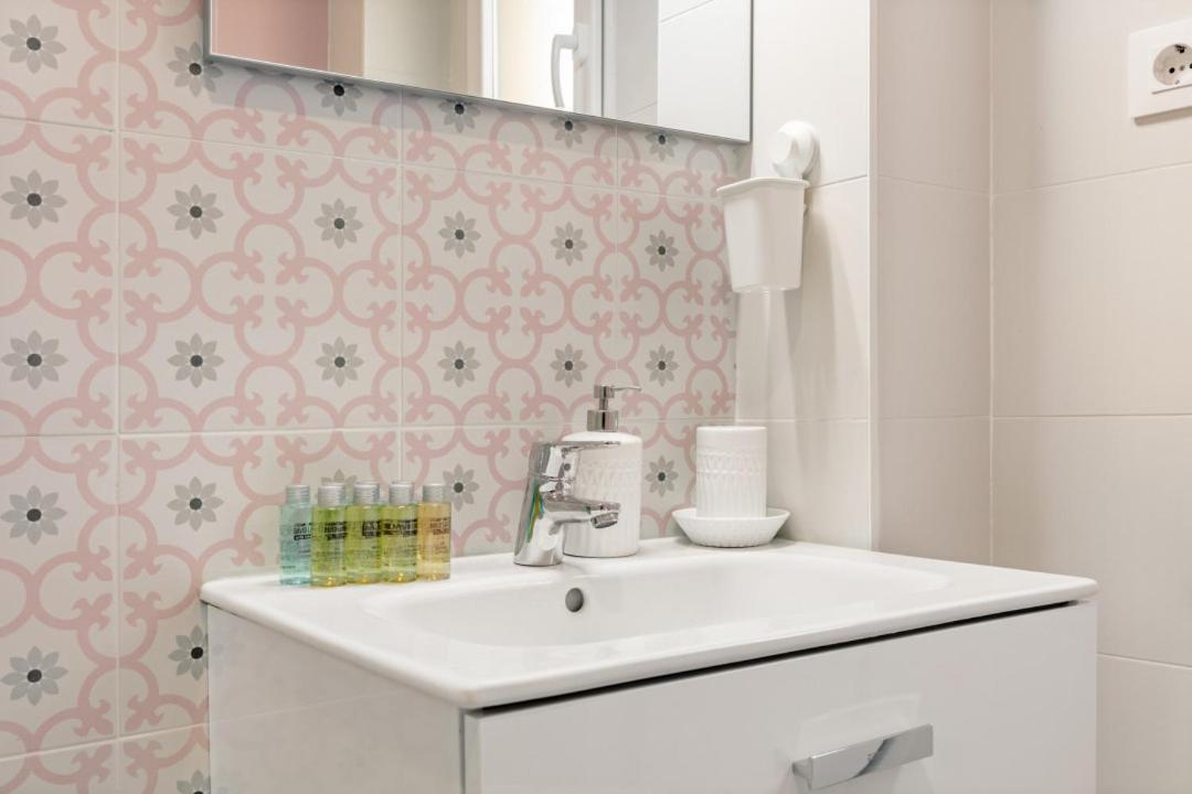 2 Bedrooms 1 Bathroom Furnished - Las Letras - Bright - Mintystay Madrid Bagian luar foto