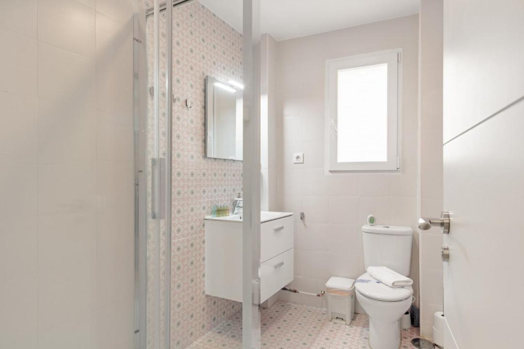 2 Bedrooms 1 Bathroom Furnished - Las Letras - Bright - Mintystay Madrid Bagian luar foto