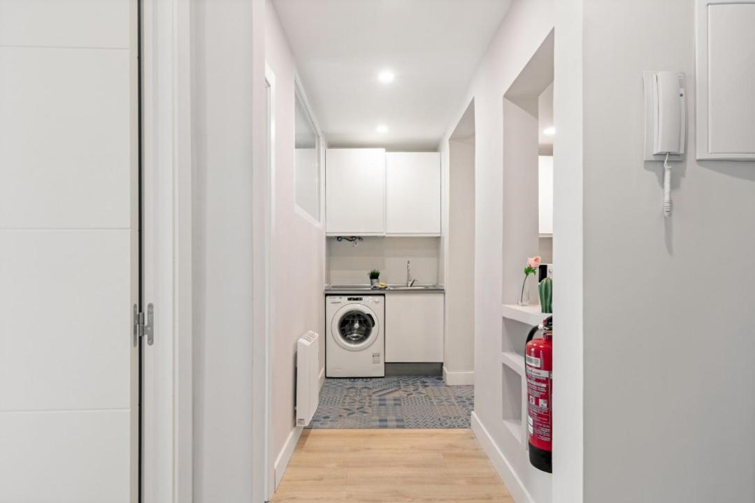 2 Bedrooms 1 Bathroom Furnished - Las Letras - Bright - Mintystay Madrid Bagian luar foto