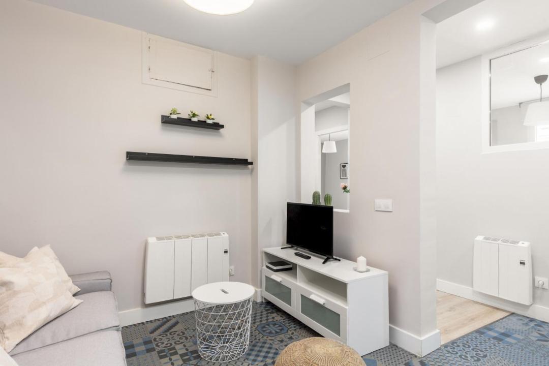 2 Bedrooms 1 Bathroom Furnished - Las Letras - Bright - Mintystay Madrid Bagian luar foto