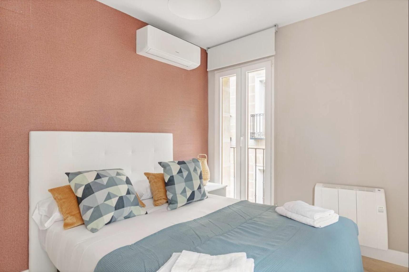 2 Bedrooms 1 Bathroom Furnished - Las Letras - Bright - Mintystay Madrid Bagian luar foto
